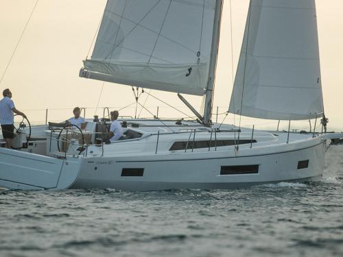 Sailing boat Oceanis 40 for charter in Lefkas