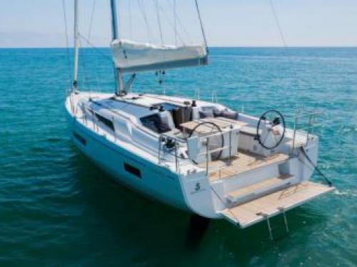 Segelyacht Oceanis 40 Yachtcharter in Marina di Portorosa
