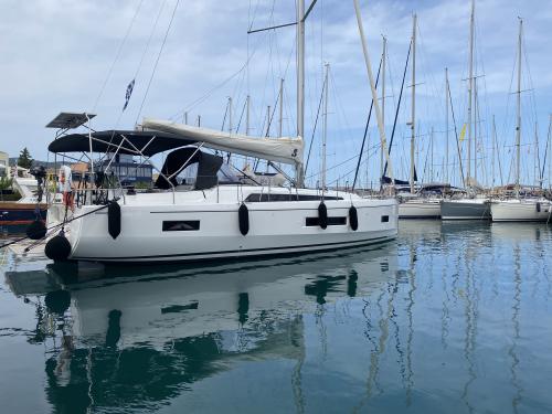 Segelyacht Oceanis 40 chartern in Marina Lefkas