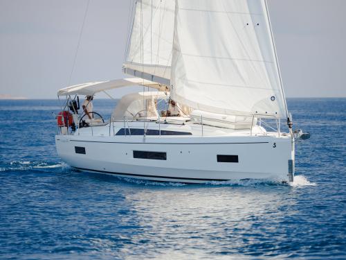Yacht Oceanis 40 chartern in Athen