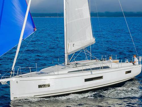 Yacht Oceanis 40 Yachtcharter in Marina Alimos Kalamaki
