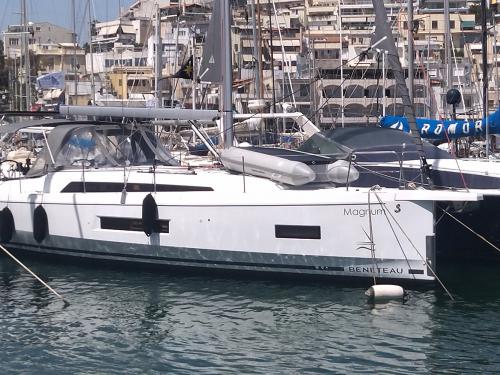 Sailing boat Oceanis 40 for rent in Alimos Marina Kalamaki
