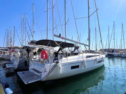 Segelyacht Oceanis 40 chartern in Hyeres