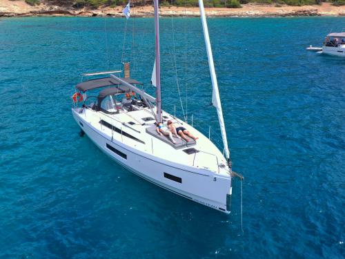 Segelyacht Oceanis 40 chartern in Kallithea