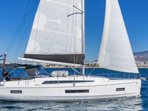 Yacht Oceanis 40 chartern in Marina Alimos Kalamaki