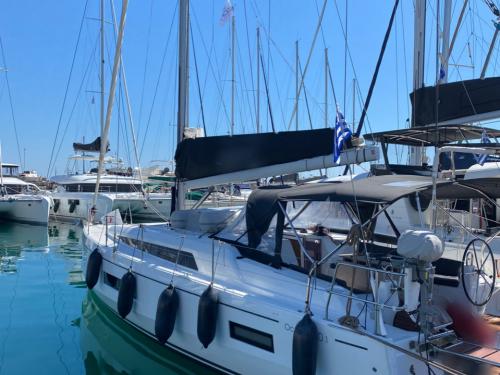 Sailing boat Oceanis 40 for hire in Athens