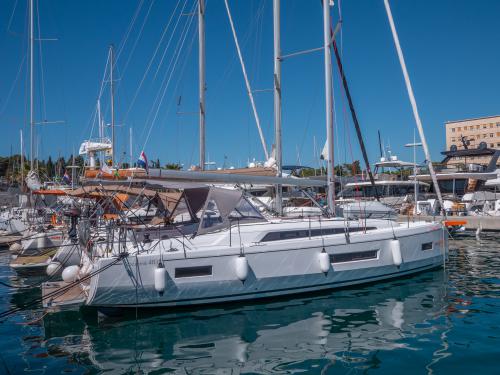 Segelboot Oceanis 40 chartern in Split