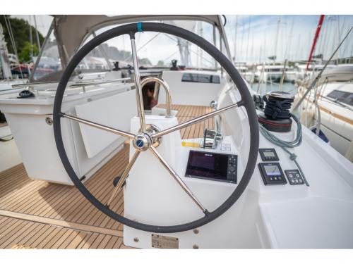 Segelboot Oceanis 40 Yachtcharter in Pomer