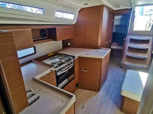 Yacht Oceanis 40 Yachtcharter in ACI Marina Pomer