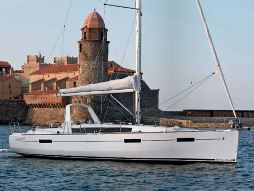 Sailing boat Oceanis 41 available for charter in Ribishi