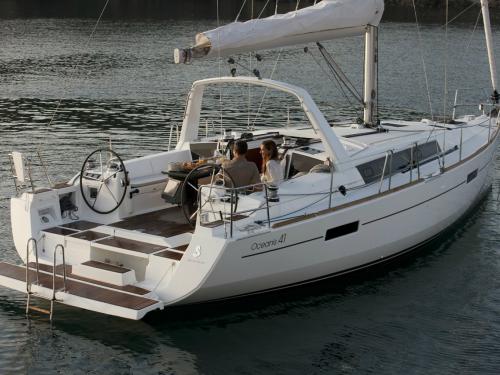 Segelboot Oceanis 41 Yachtcharter in Athen