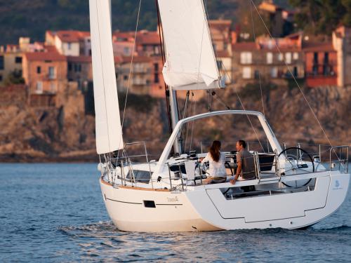 Sailing yacht Oceanis 41 for rent in Lefkas