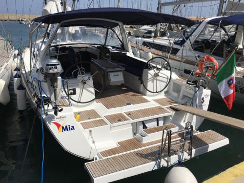 Sailing boat Oceanis 41 for charter in Portorosa