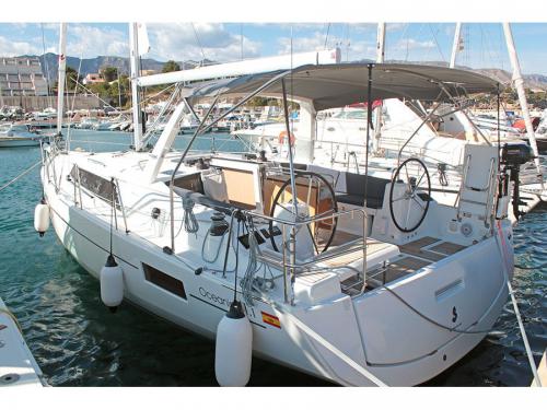 Sailboat Oceanis 41 for charter in Palma