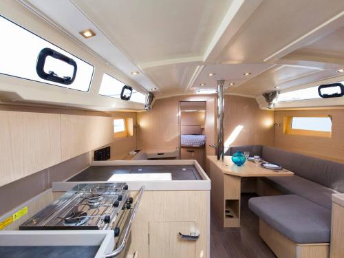 Sailing yacht Oceanis 411 available for charter in Barcelona