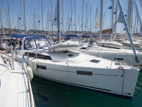 Segelyacht Oceanis 411 chartern in Seget