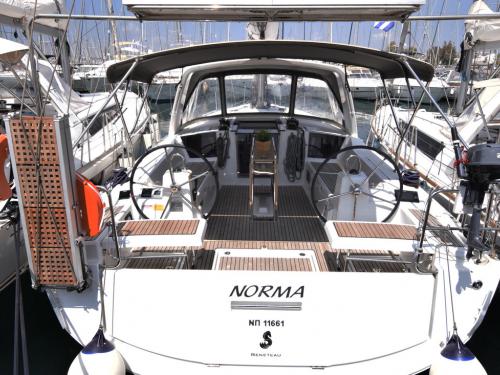 Sailing boat Oceanis 411 available for charter in Athens