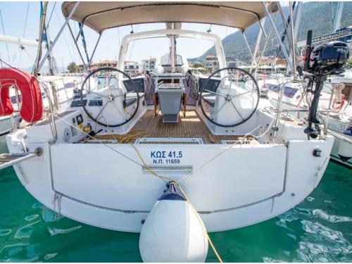 Segelboot Oceanis 411 chartern in Nikiana