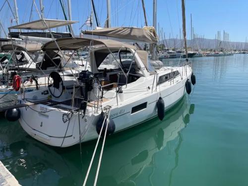 Sailing yacht Oceanis 411 for rent in Nydri Sailing yacht Oceanis 411 for rent in Nydri
