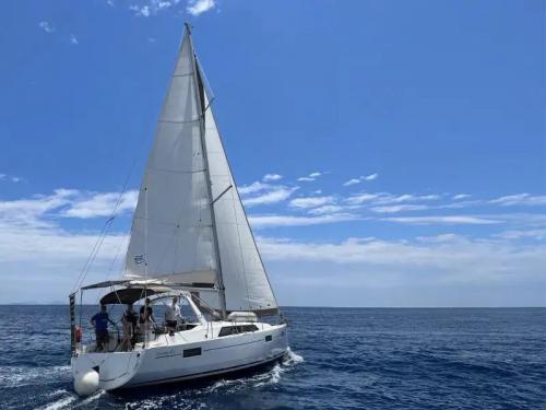 Segelyacht Oceanis 411 chartern in Nikiana