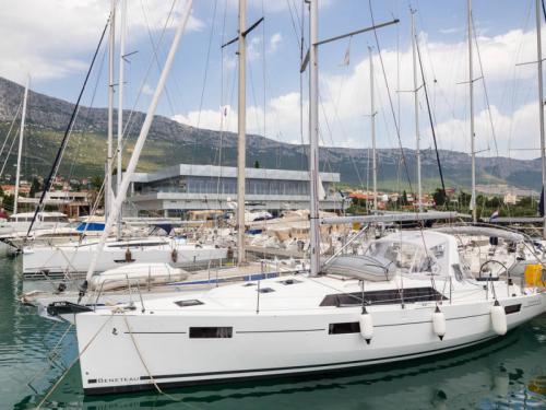 Segelboot Oceanis 411 Yachtcharter in Rogoznica Segelboot Oceanis 411 Yachtcharter in Rogoznica