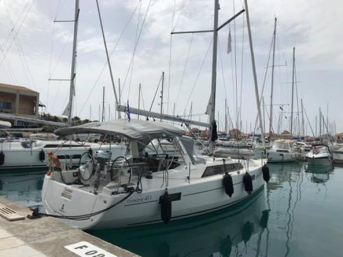Sailing yacht Oceanis 411 available for charter in Lefkas