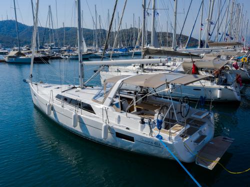 Segelyacht Oceanis 411 Yachtcharter in Palmiye Marina