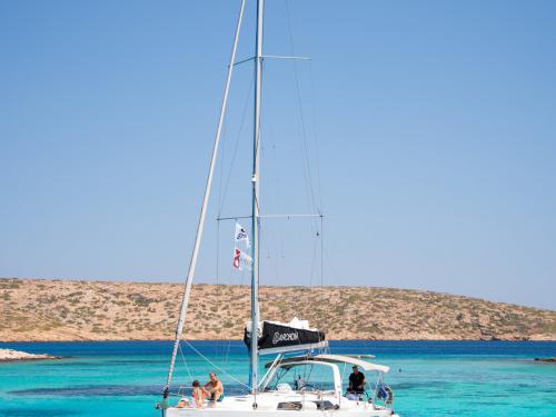 Sailing yacht Oceanis 411 for rent in Kos City