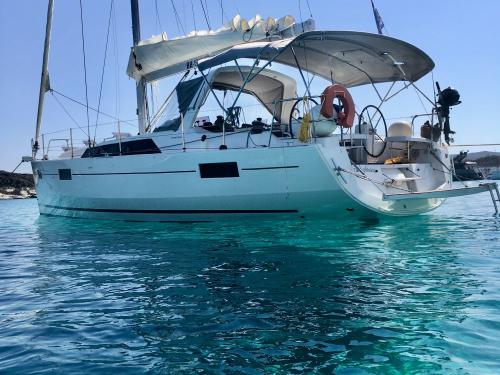 Yacht Oceanis 411 for rent in Kos City