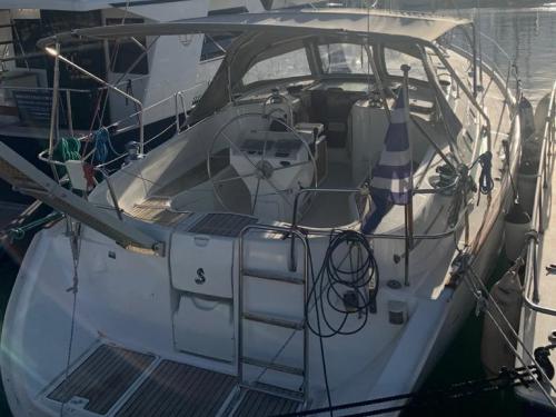 Yacht Oceanis 411 for charter in Athens