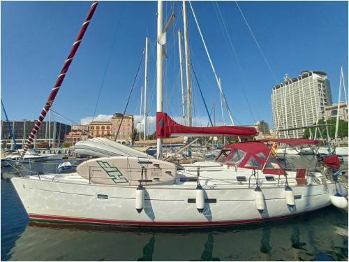 Sailing yacht Oceanis 411 Clipper for charter in Kriopighi