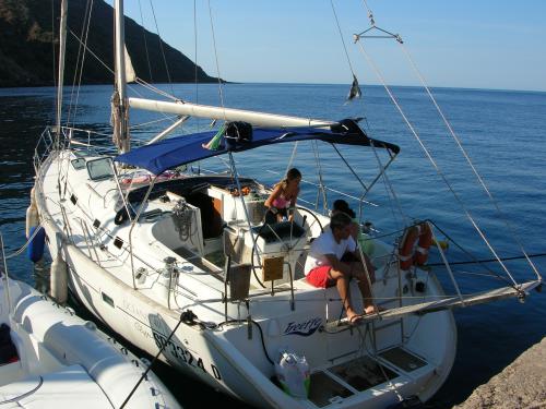 Sailing yacht Oceanis 411 Clipper for rent in Milazzo
