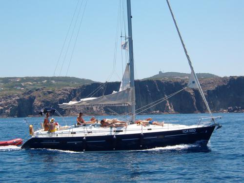 Sailing yacht Oceanis 411 available for charter in Cagliari