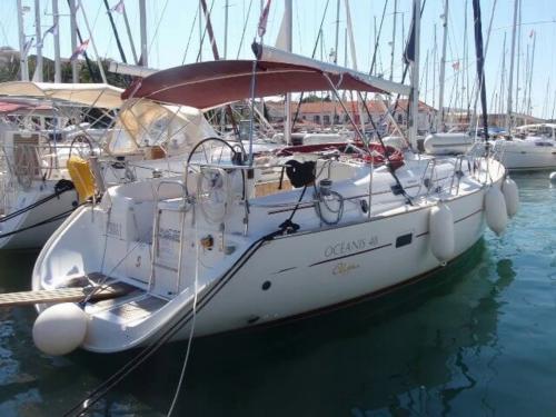Sailing boat Oceanis 411 Clipper available for charter in Pirovac
