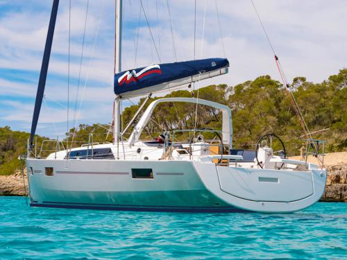 Yacht Oceanis 42.1 chartern in Trogir