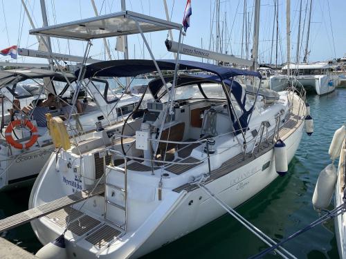 Segelboot Oceanis 423 chartern in Marina Dalmacija