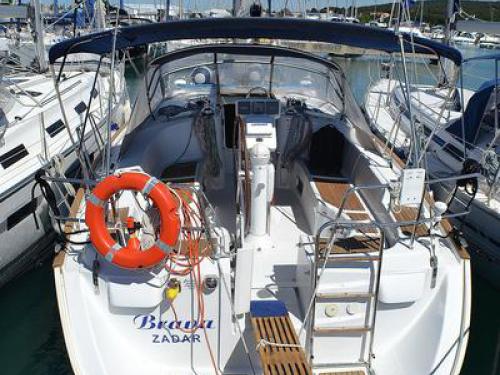 Yacht Oceanis 423 Clipper available for charter in Marina Dalmacija