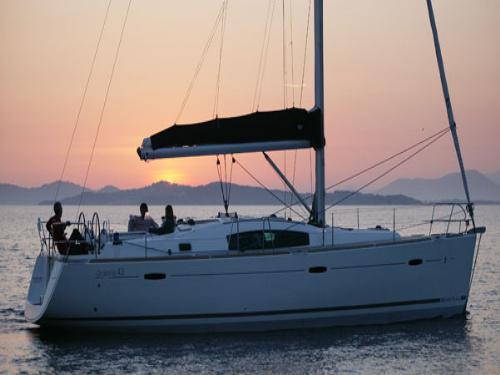 Yacht Oceanis 43 chartern in Primosten