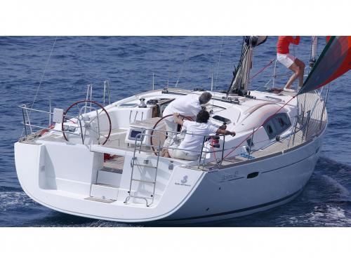 Yacht Oceanis 43 available for charter in Lefkas