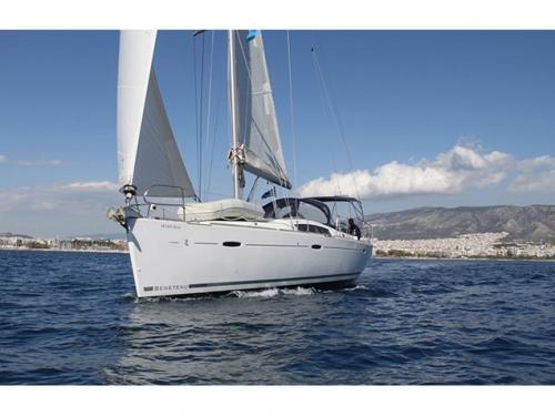 Sailboat Oceanis 43 for rent in Athens