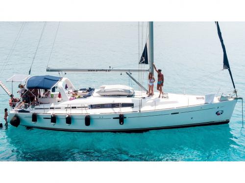 Sailing boat Oceanis 43 for charter in Lefkas Marina