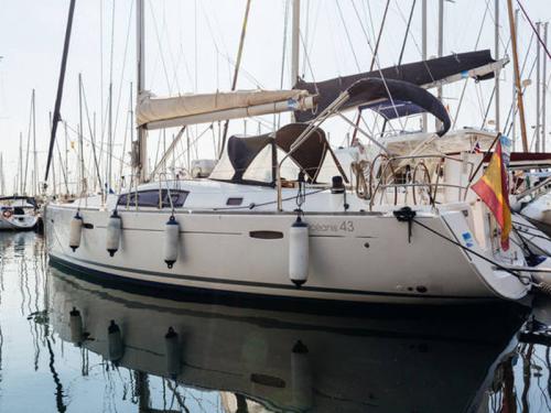 Segelyacht Oceanis 43 chartern in Barcelona