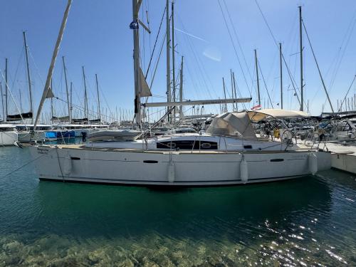 Segelboot Oceanis 43 chartern in Sukosan Bibinje