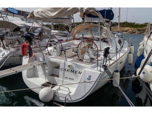 Sailboat Oceanis 43 available for charter in Alimos Marina Kalamaki
