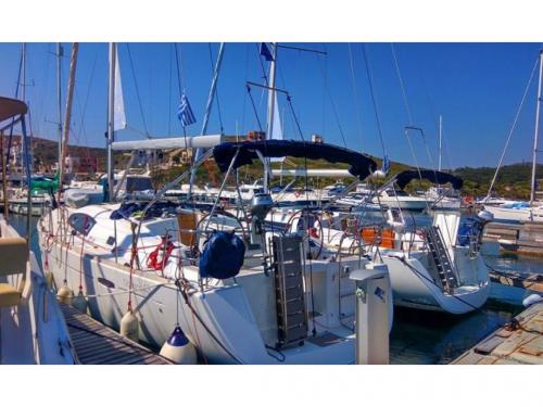 Yacht Oceanis 43 available for charter in Gouvia Marina
