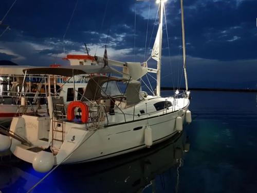 Segelboot Oceanis 43 chartern in Lefkas