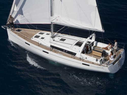 Yacht Oceanis 45 for rent in Athens