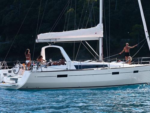 Sailing yacht Oceanis 45 for rent in Rock Hall