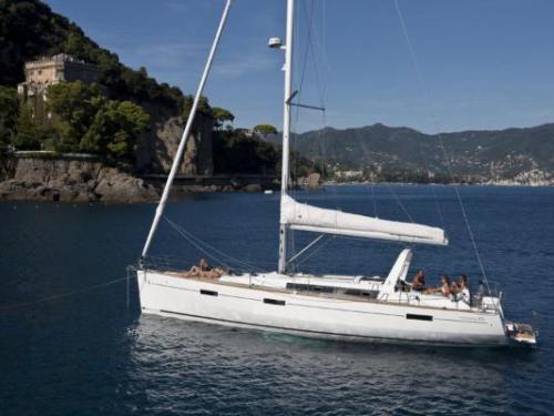Segelyacht Oceanis 45 chartern in Betina