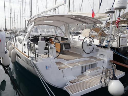 Sailing yacht Oceanis 45 for rent in Goecek